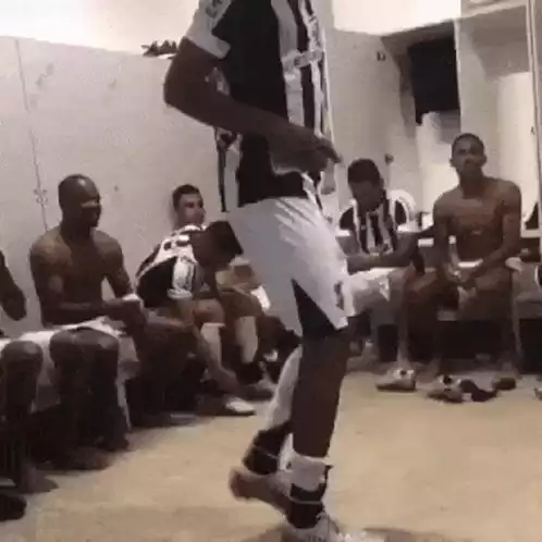 Cearasc Patceara Player's Locker Room Dance