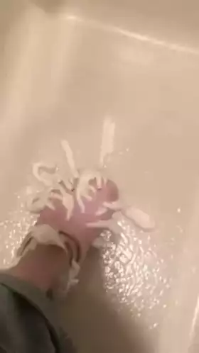 Lynnie's Creamy Croc Croc in the Bathtub