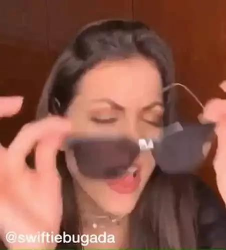Fe Saldanha Dancing with Sunglasses