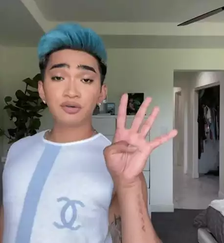 Bretman Rock Shows Four Fingers