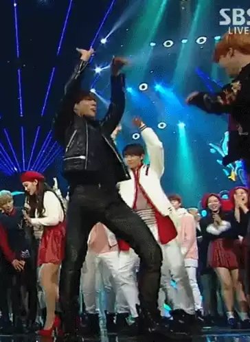 K-pop Idol's Funny Dance on SBS Stage
