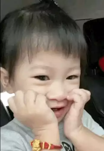 Jao Jao Nang Making Funny Faces