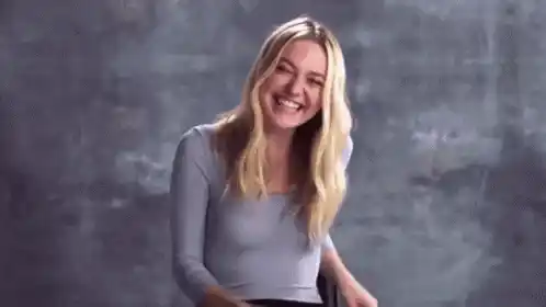 Dakota Fanning Laughing Funny Reaction