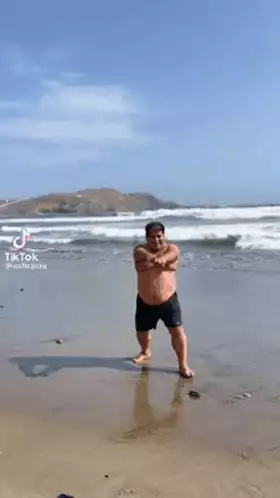 Osito Peru's Funny Beach Dance on TikTok
