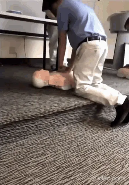 Funny CPR Training: Mannequin Resuscitation